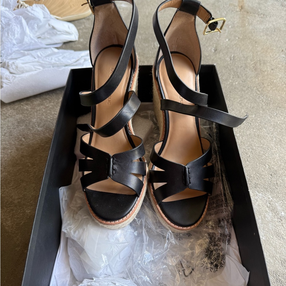 Banana Republic Black Leather Sandals with Medium Heel